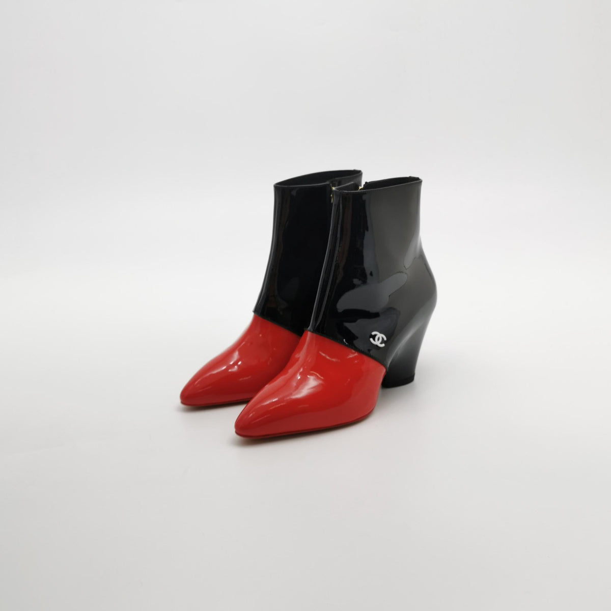 Chanel Interlocking CC Logo Patent Leather Boots-35