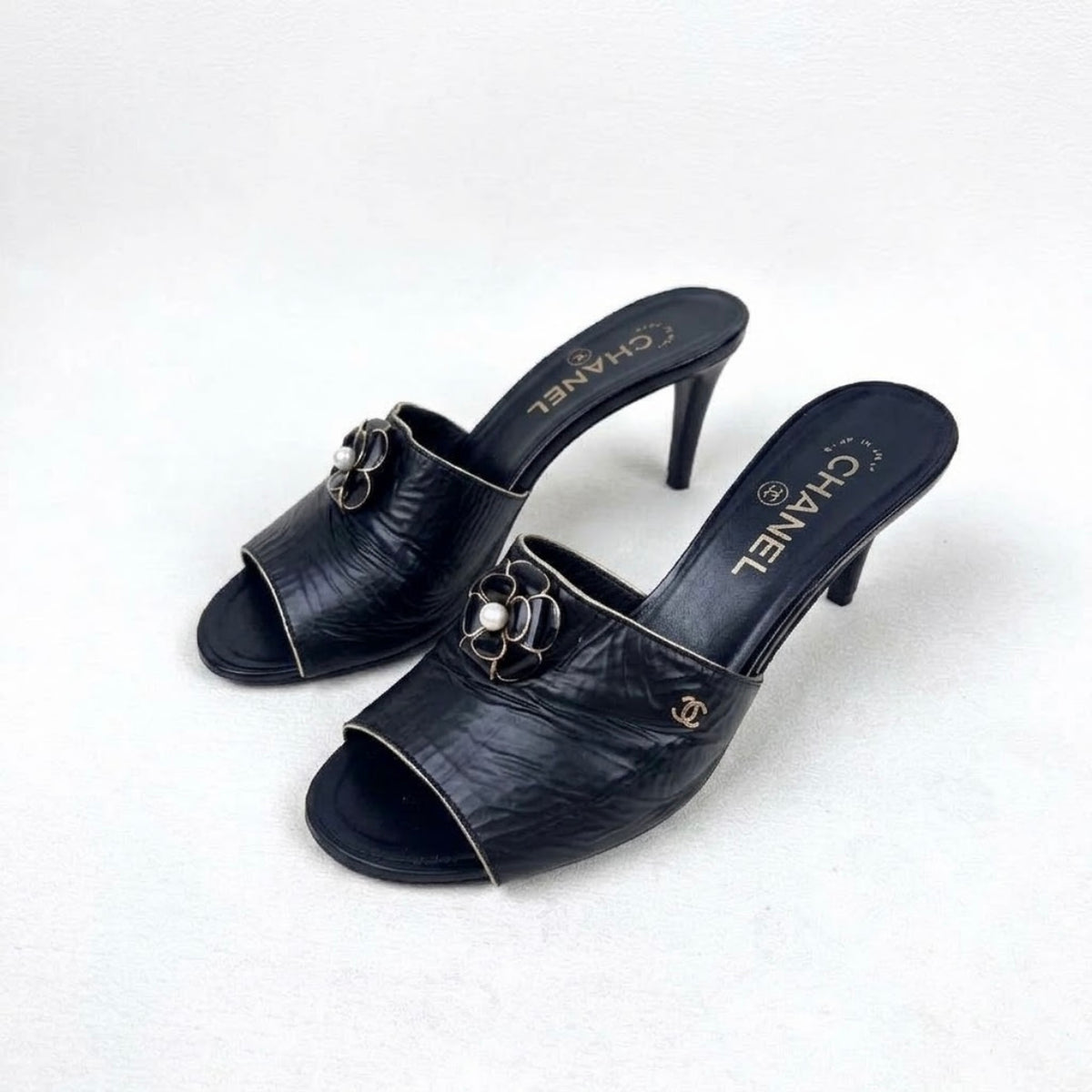 Chanel Brown Leather Pearl Heel Mules -38.5
