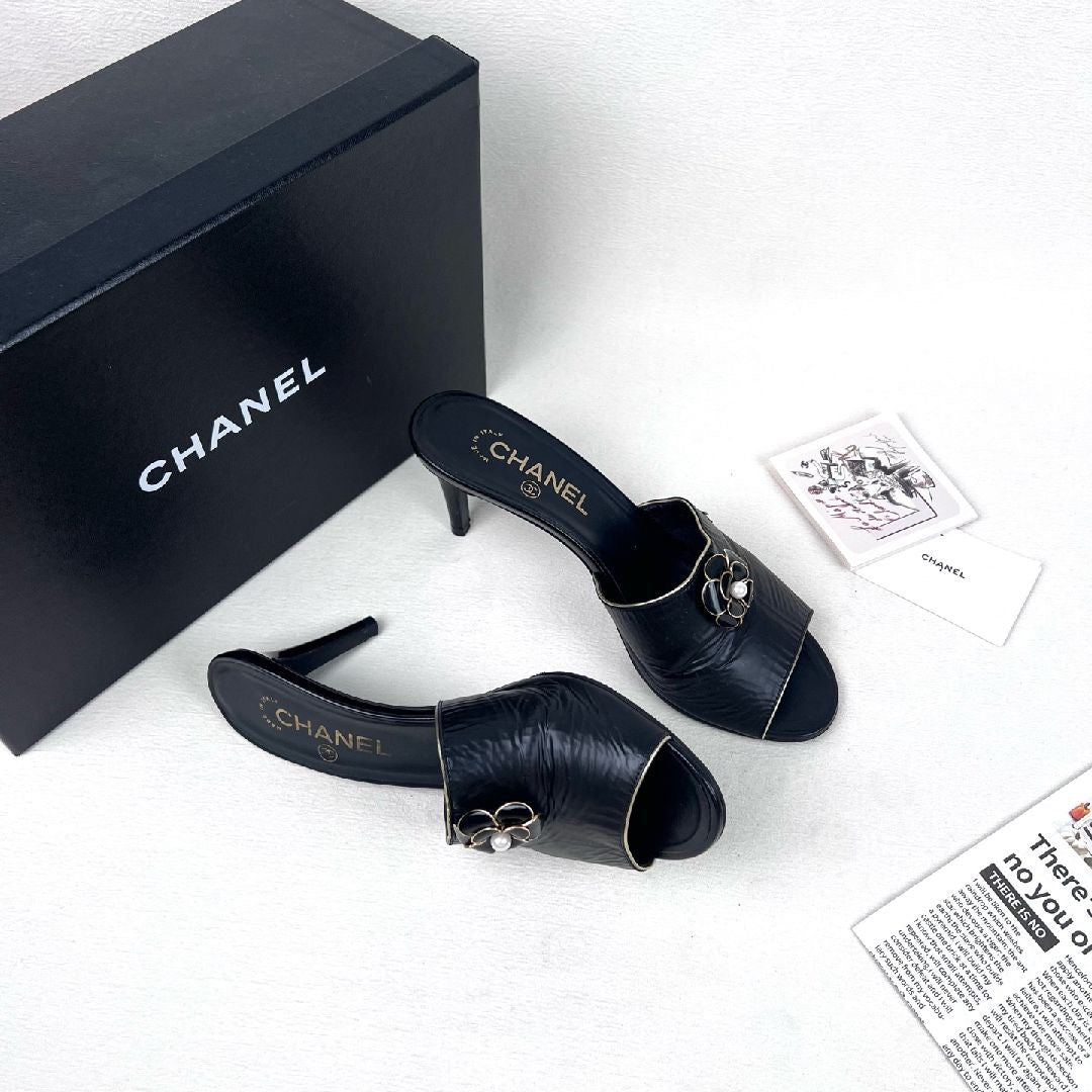 Chanel Brown Leather Pearl Heel Mules -38.5