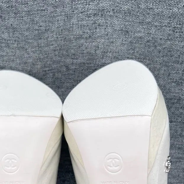 Chanel White Glitter Patent Leather Crystal CC Star Pumps-38