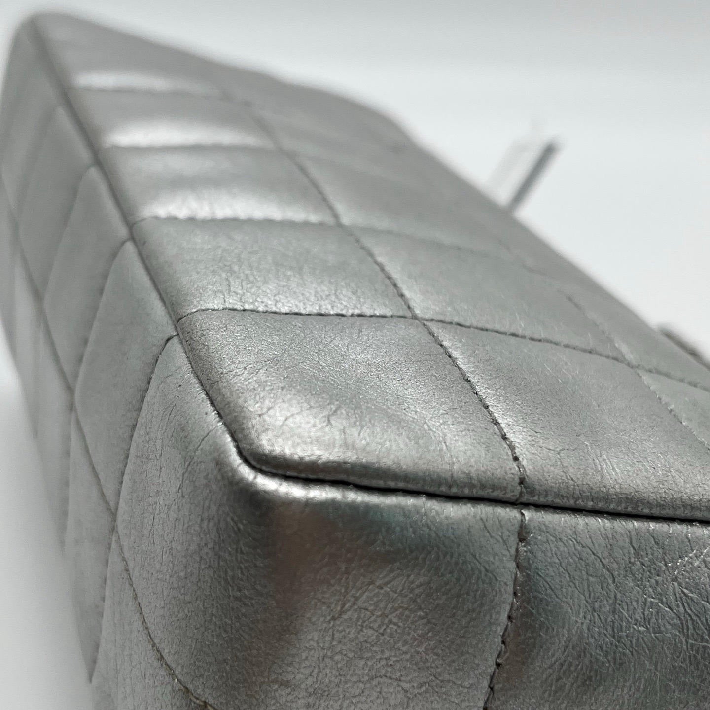 CHANEL Camellia Chocolate Bar Flap Bag Silver Metallic Lambskin Chain