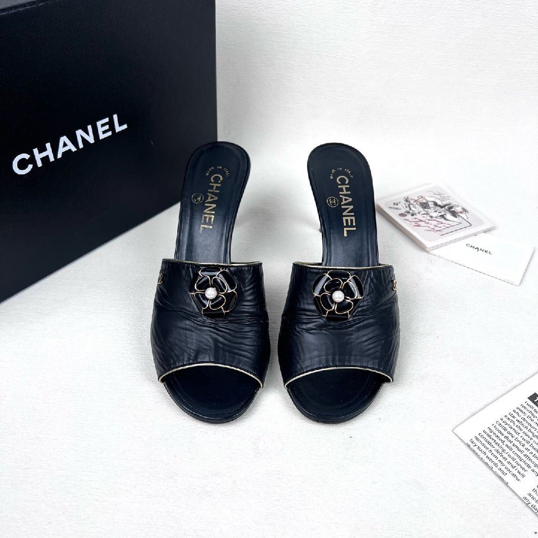 Chanel Brown Leather Pearl Heel Mules -38.5