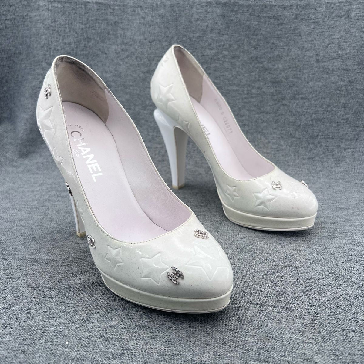 Chanel White Glitter Patent Leather Crystal CC Star Pumps-38